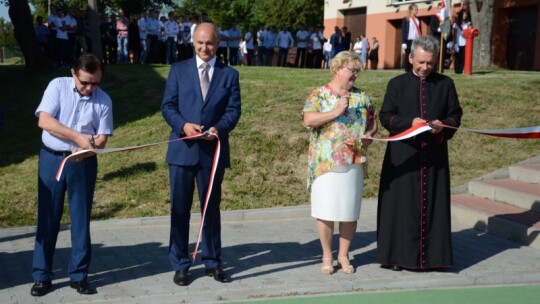 Nowy rok szkolny rozpoczęty. W Dwójce otwarto boisko