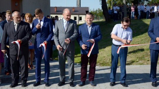 Nowy rok szkolny rozpoczęty. W Dwójce otwarto boisko