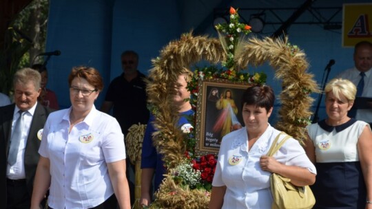 Dożynki w Gończycach z silnym akcentem na tradycję [video]