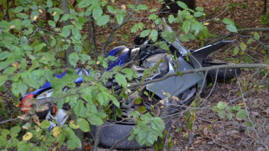 Motocyklista rozbił się o barierki. Śmigłowiec lądował na obwodnicy [video]