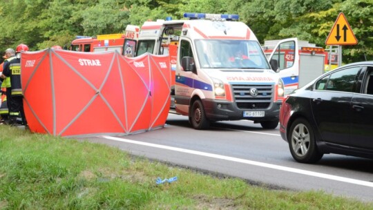 Motocyklista rozbił się o barierki. Śmigłowiec lądował na obwodnicy [video]