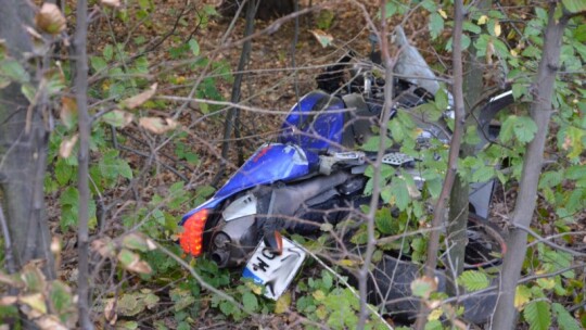 Motocyklista rozbił się o barierki. Śmigłowiec lądował na obwodnicy [video]