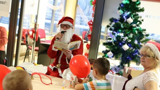 Choinka już świeci! Mikołajki z CSiK