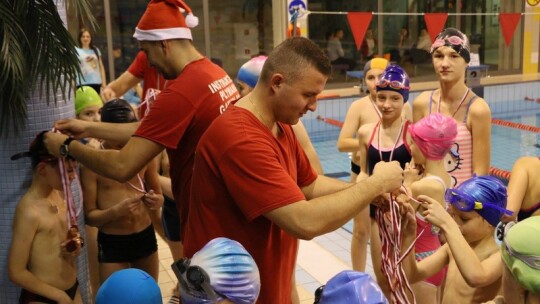 Choinka już świeci! Mikołajki z CSiK