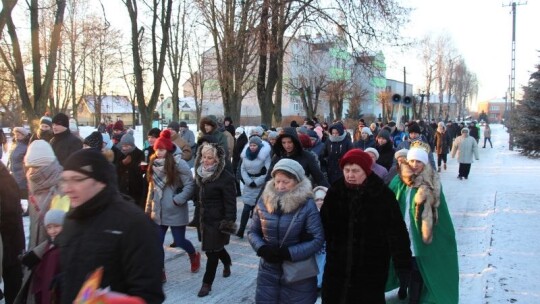 Barwny orszak przeszedł ulicami Sobolewa