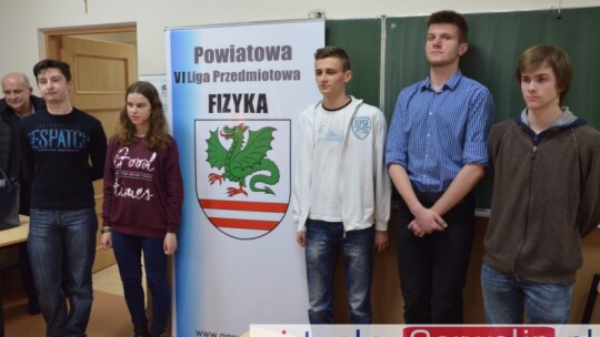 Najlepsi w powiecie z fizyki