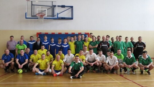 Grali o puchar wójta i proboszcza Grali o puchar wójta i proboszcza