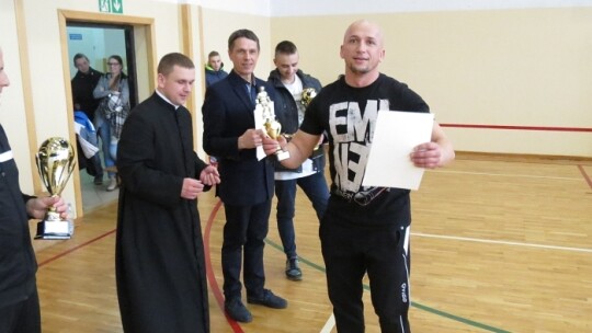 Grali o puchar wójta i proboszcza Grali o puchar wójta i proboszcza