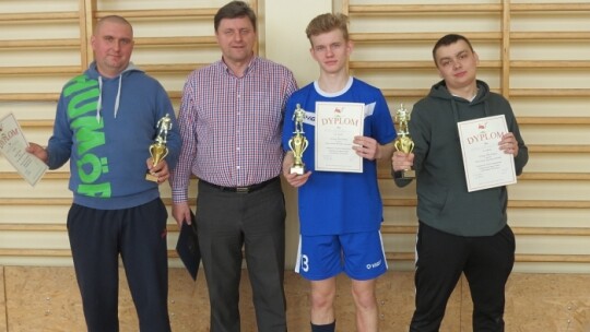 Grali o puchar wójta i proboszcza Grali o puchar wójta i proboszcza