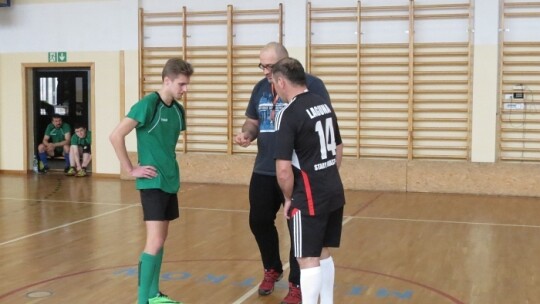 Grali o puchar wójta i proboszcza Grali o puchar wójta i proboszcza