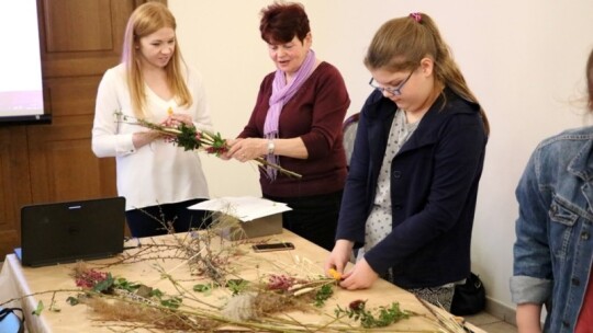 W Miętnem pletli wielkanocne palmy