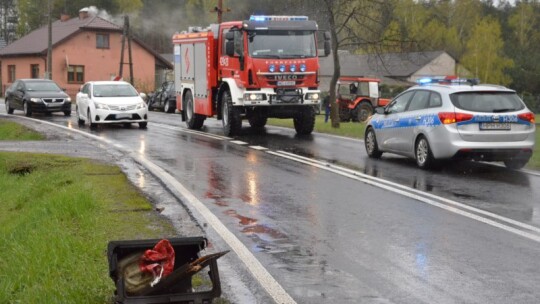 Osobówka zderzyła się z tirem