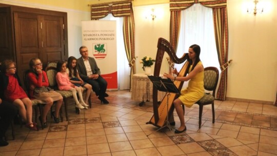 Dzień dziecka w królestwie harfy Dzień dziecka w królestwie harfy