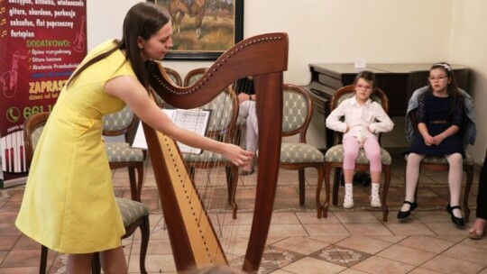 Dzień dziecka w królestwie harfy Dzień dziecka w królestwie harfy