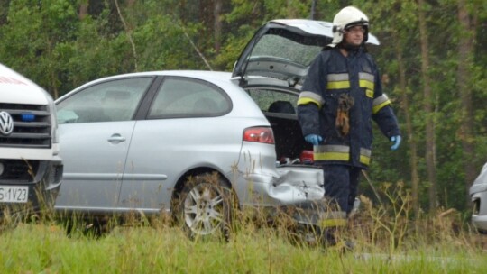 DK 17: wypadek z udziałem 5 samochodów. 31 rannych [wideo]