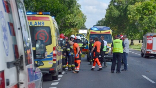 Wypadek w Gocławiu. 10 osób rannych [wideo]