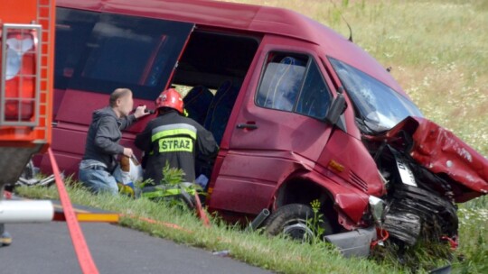 Wypadek w Gocławiu. 10 osób rannych [wideo]