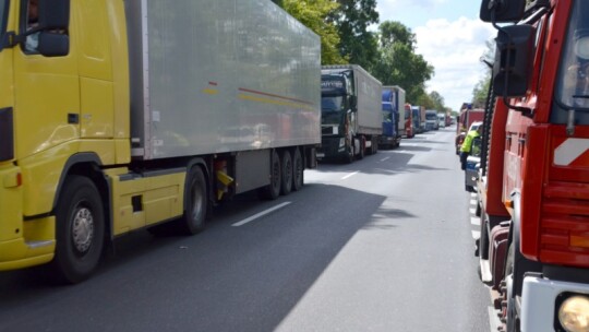 Wypadek w Gocławiu. 10 osób rannych [wideo]