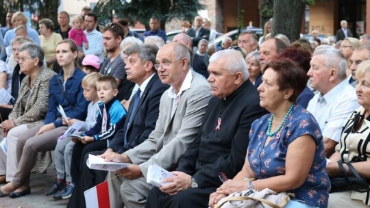 Wspólne śpiewanie w centrum Garwolina