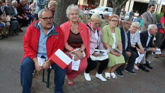 Wspólne śpiewanie w centrum Garwolina