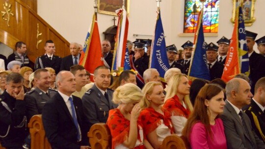 Deszczowe dożynki powiatowe w Łaskarzewie [wideo]