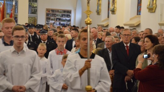 Deszczowe dożynki powiatowe w Łaskarzewie [wideo]