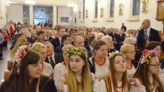 Deszczowe dożynki powiatowe w Łaskarzewie [wideo]