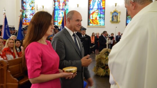 Deszczowe dożynki powiatowe w Łaskarzewie [wideo]