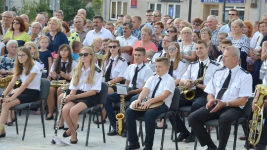 Żelechów: Ratusz i rynek otwarte [wideo]