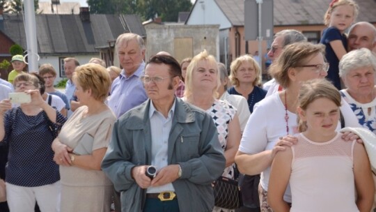 Żelechów: Ratusz i rynek otwarte [wideo]