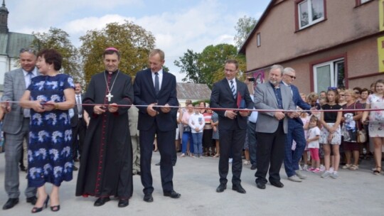 Żelechów: Ratusz i rynek otwarte [wideo]