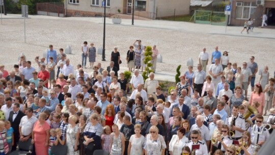 Żelechów: Ratusz i rynek otwarte [wideo]