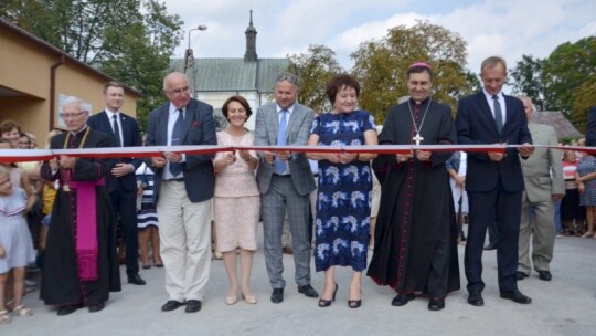 Żelechów: Ratusz i rynek otwarte [wideo]