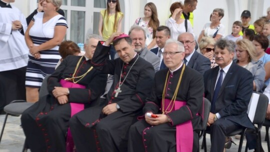 Żelechów: Ratusz i rynek otwarte [wideo]