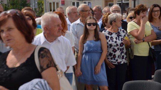 Żelechów: Ratusz i rynek otwarte [wideo]