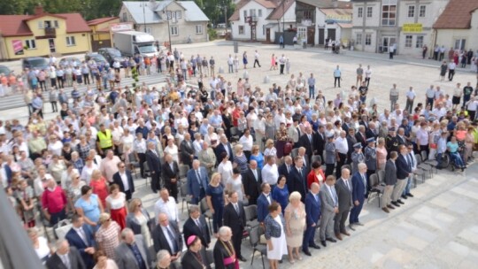 Żelechów: Ratusz i rynek otwarte [wideo]