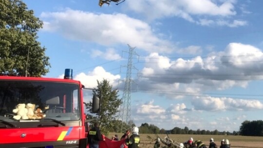 Audi uderzyło w drzewo. Śmigłowiec LPR w akcji