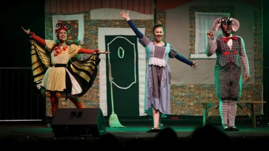 Maluchy na scenie mile widziane ? spektakl dla dzieci Maluchy na scenie mile widziane ? spektakl dla dzieci