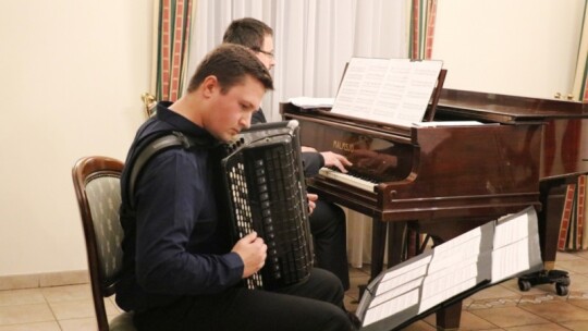 Instrumentalne trio w Miętnem