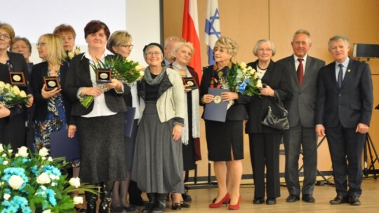 Sprawiedliwy Wśród Narodów Świata dla rodziny stąd