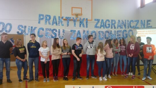 W Dwójce promowali praktyki zagraniczne