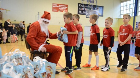 Mikołajki w Akademii Piłkarskiej Wilga Garwolin [wideo]