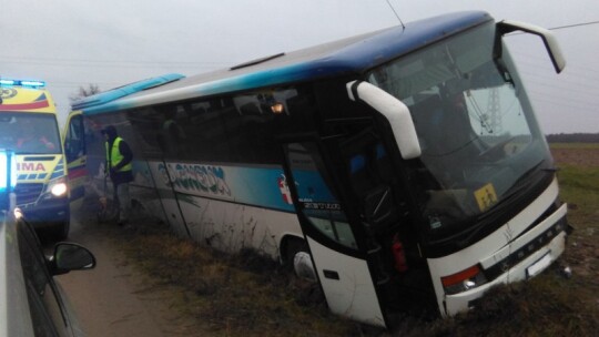 Wypadek szkolnej wycieczki. Kierowca autobusu nie żyje