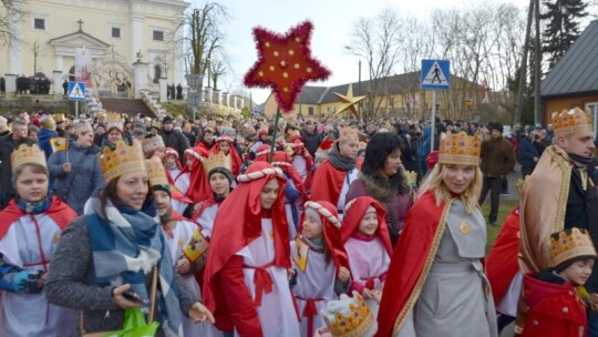 Ogromne zainteresowanie Orszakiem Trzech Króli w Żelechowie [wideo]