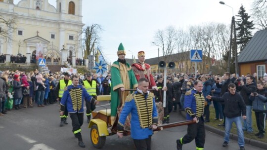 Ogromne zainteresowanie Orszakiem Trzech Króli w Żelechowie [wideo]