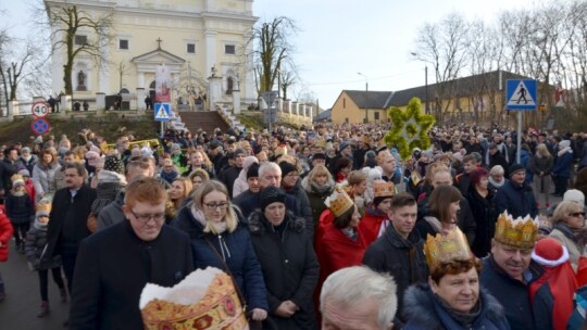 Ogromne zainteresowanie Orszakiem Trzech Króli w Żelechowie [wideo]