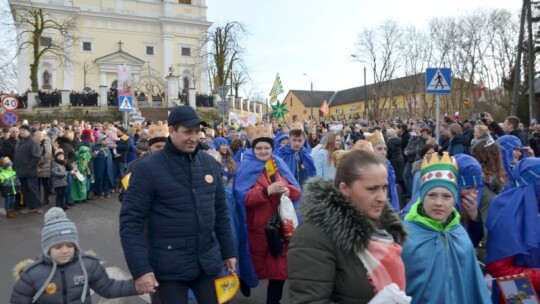 Ogromne zainteresowanie Orszakiem Trzech Króli w Żelechowie [wideo]