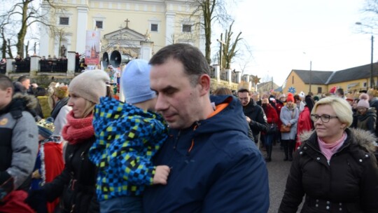 Ogromne zainteresowanie Orszakiem Trzech Króli w Żelechowie [wideo]