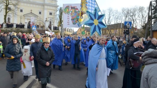 Ogromne zainteresowanie Orszakiem Trzech Króli w Żelechowie [wideo]