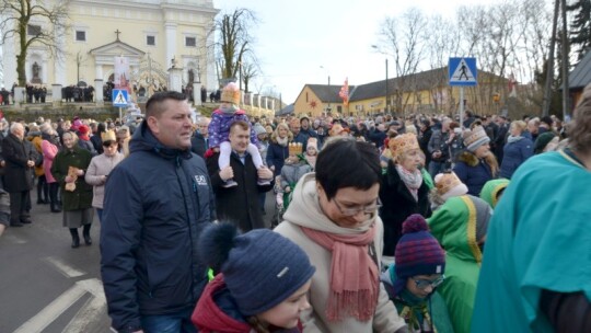 Ogromne zainteresowanie Orszakiem Trzech Króli w Żelechowie [wideo]